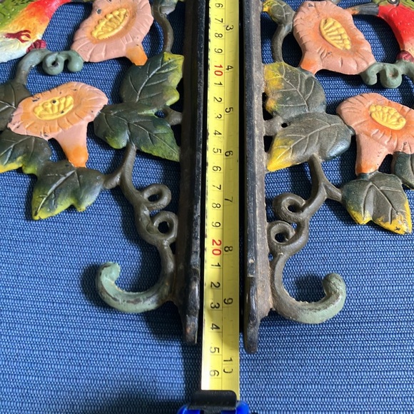 Vintage Pair of Iron Decorative Hummingbird Wall Brackets, Painted - Picture 8 of 8